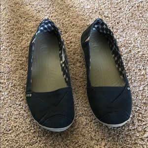 Crocs size 7 canvas black slip on